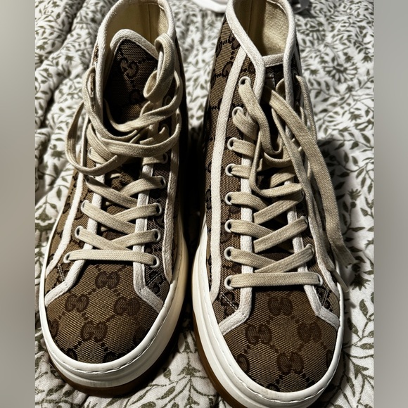 Gucci Tennis Shoes - Picture 3 of 10